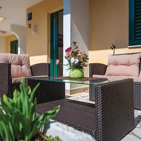 Cozy In Rogoznica With Wifi
