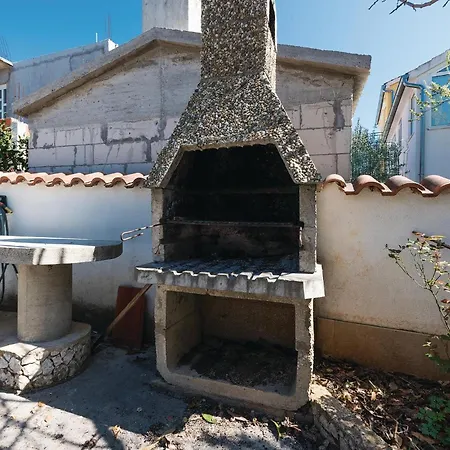 Three-bedroom In Διαμέρισμα