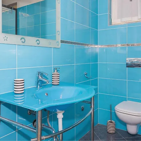 Three-bedroom In Apartamento Rogoznica (Sibenik-Knin)