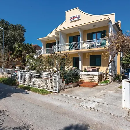 Διαμέρισμα Three-bedroom In *