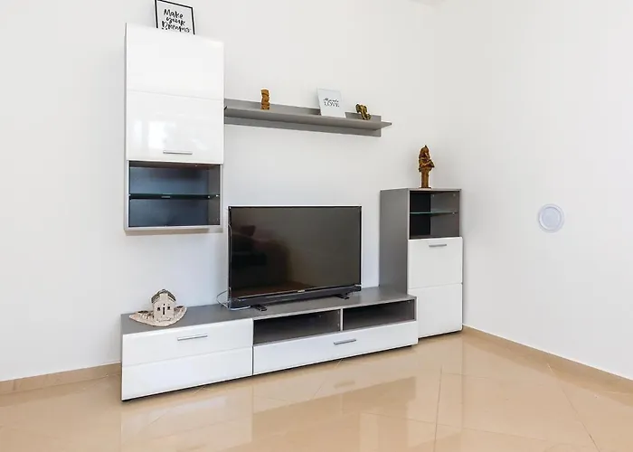 Daire Three-bedroom In *